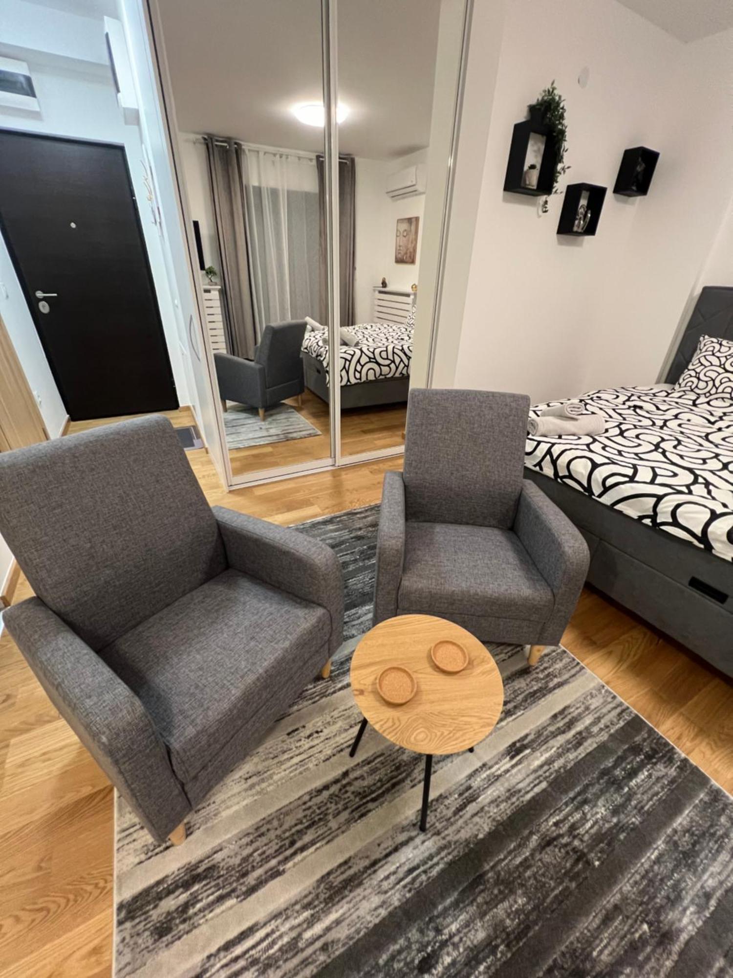 Apartment 54